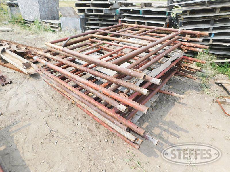 (14) Upright scaffolding